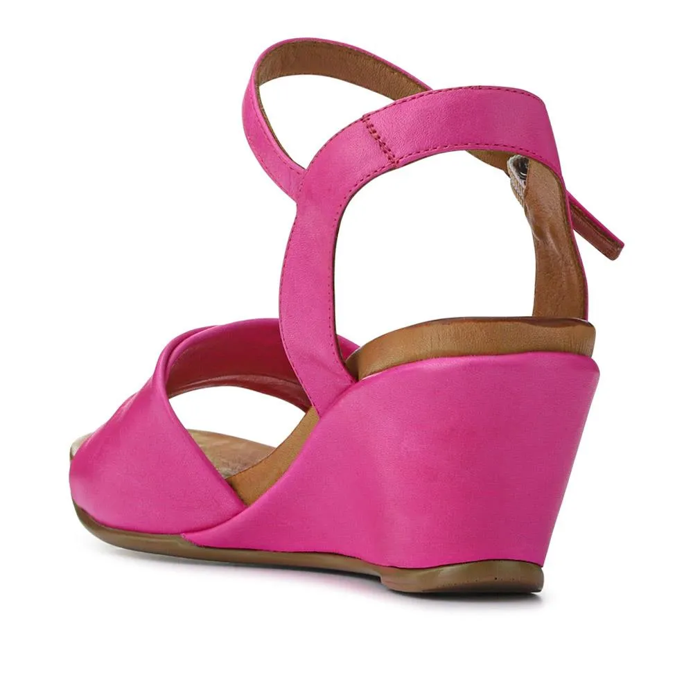 Adjustable Buckle Wedges - BELMETIN37017 / 323 773