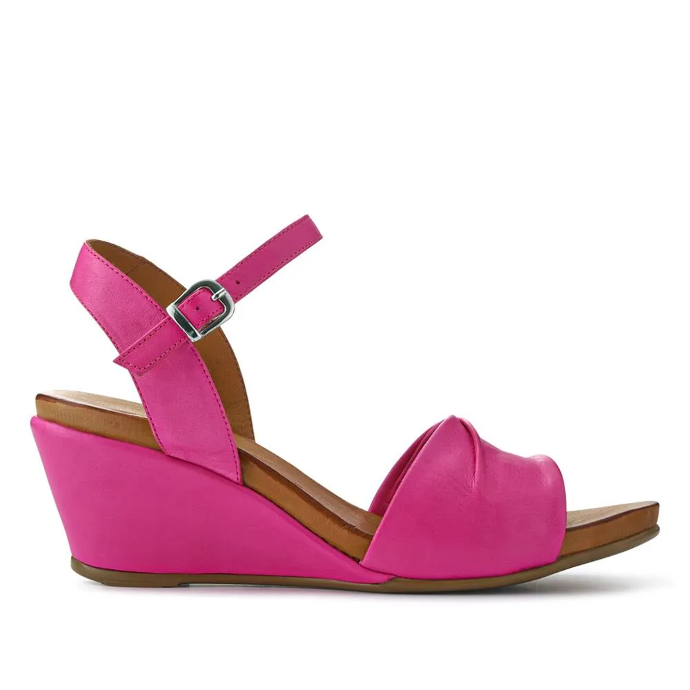 Adjustable Buckle Wedges - BELMETIN37017 / 323 773