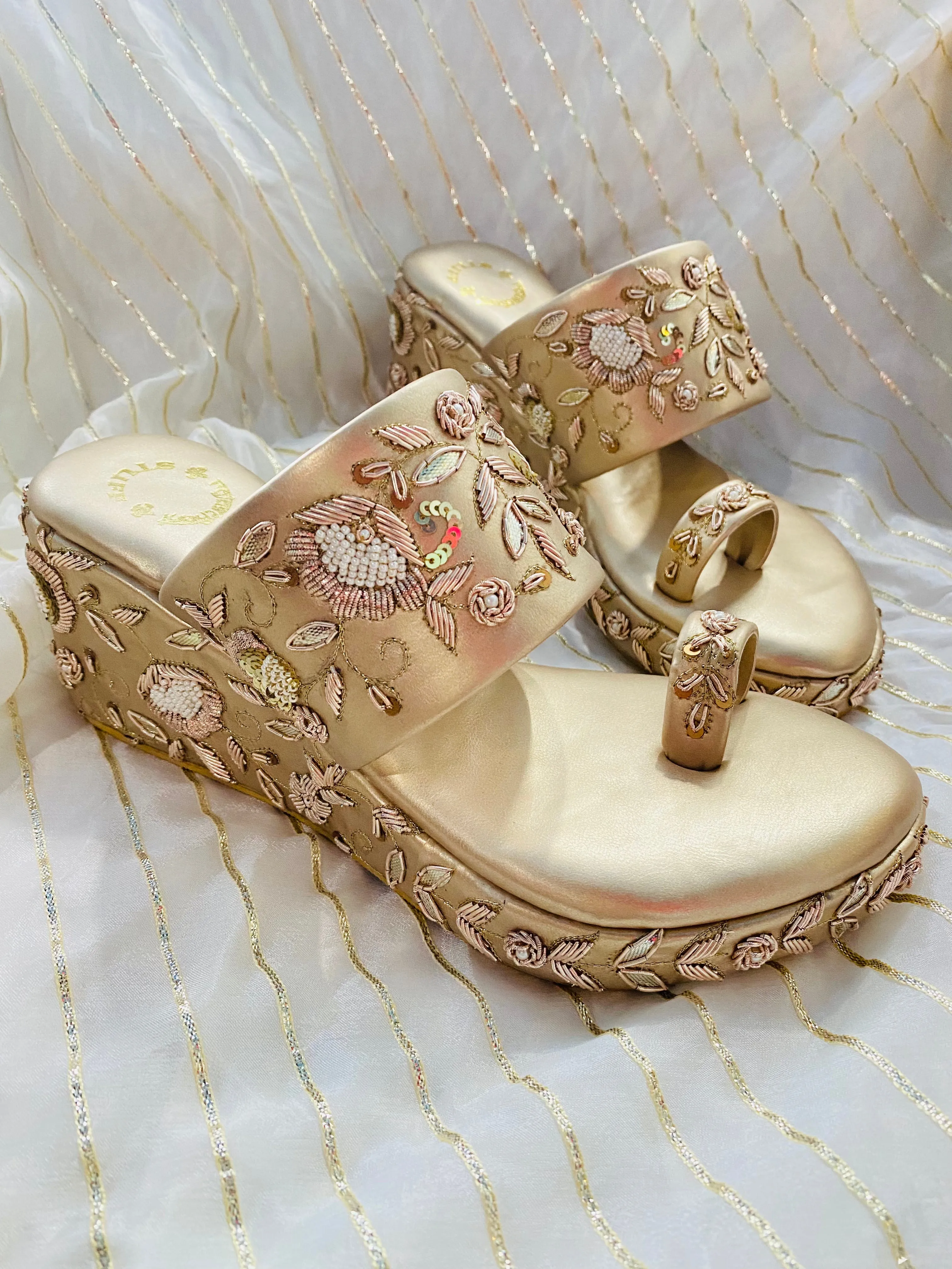 Aham Wedges