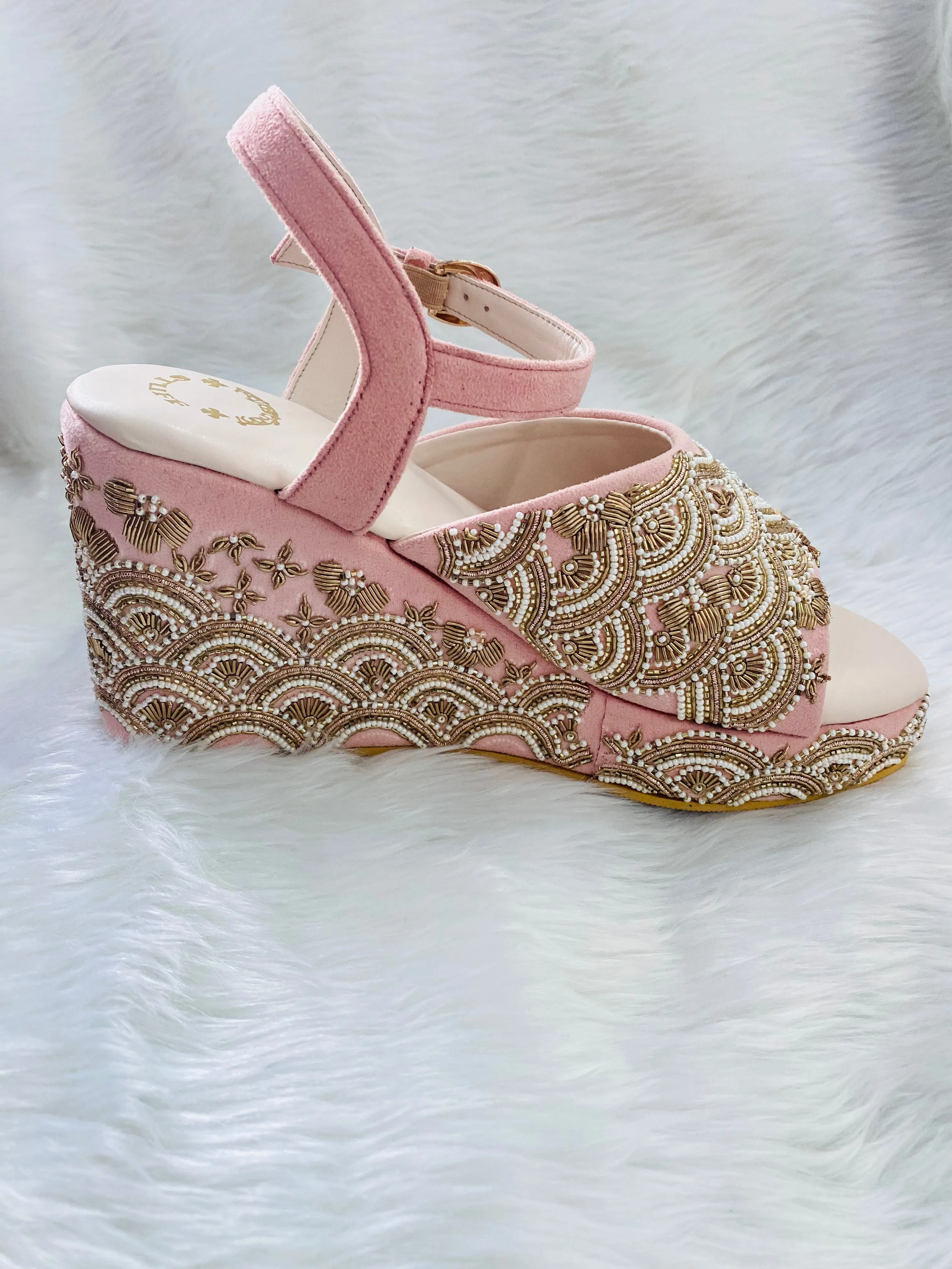 Anyoon Wedges