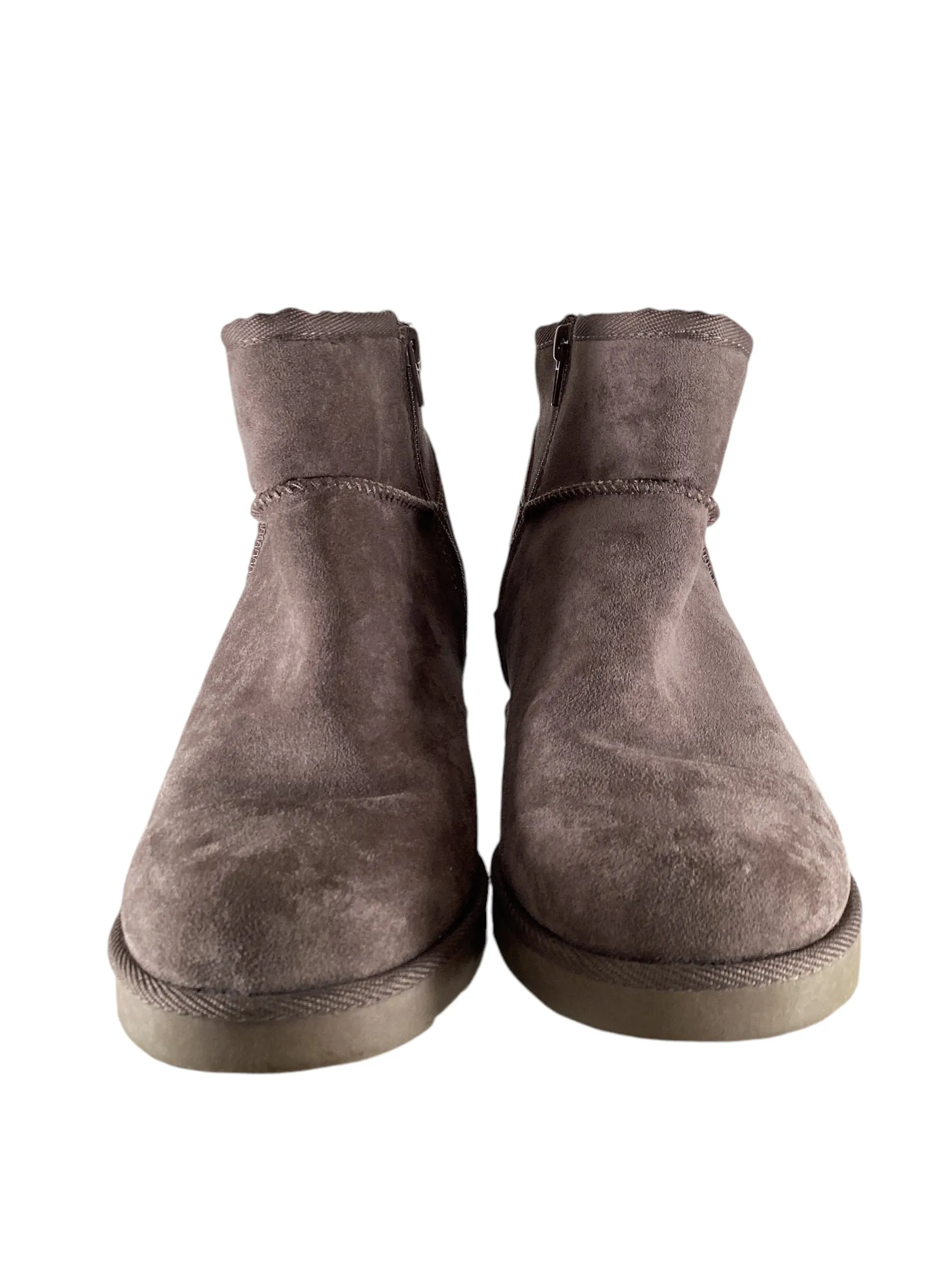 Boots Ankle Flats By Clothes Mentor In Brown, Size: 8.5