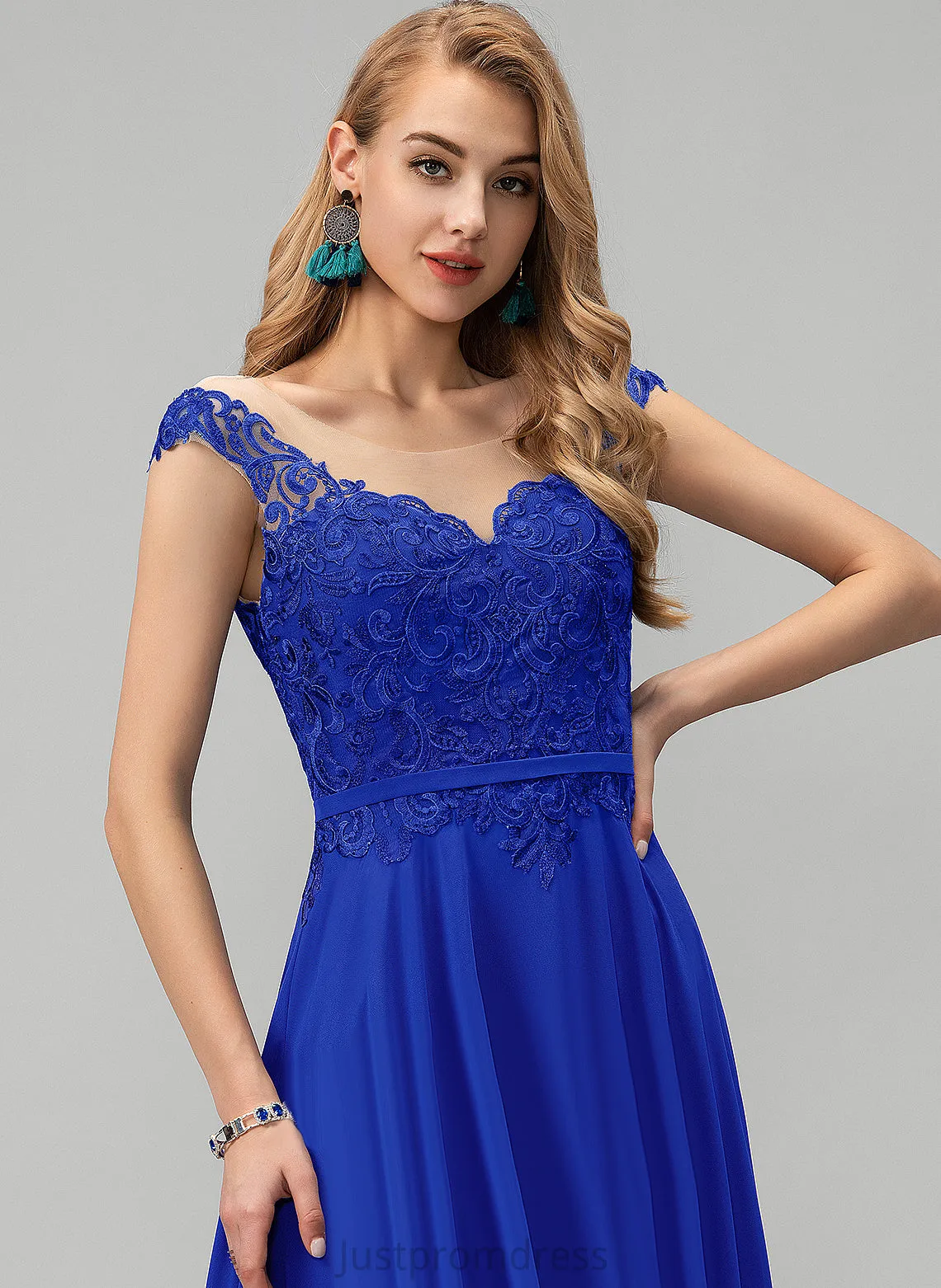 Floor-Length With Scoop Prom Dresses Vivien A-Line Sequins Chiffon