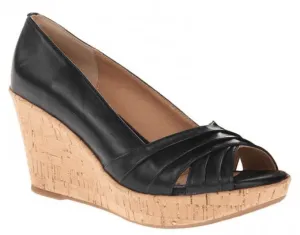 SOFFT Women's •Olwen• Peep-toe Wedge