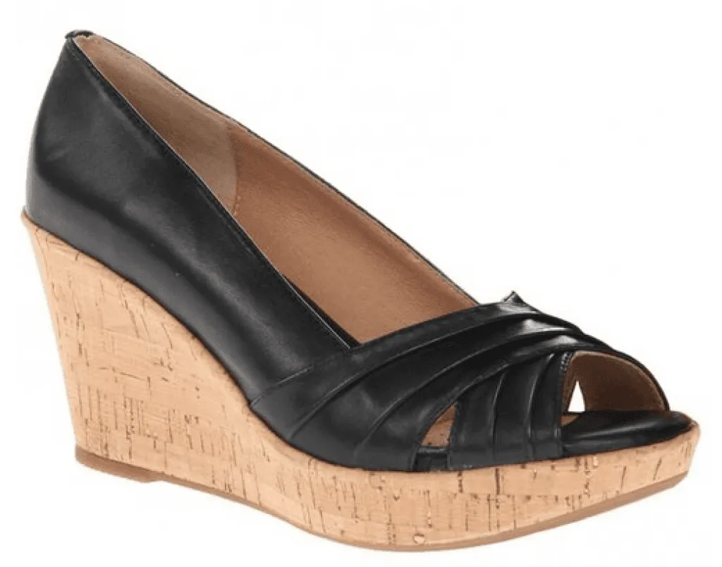 SOFFT Women's •Olwen• Peep-toe Wedge